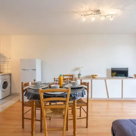 Apartment Les Hautes Folies-8 By Interhome